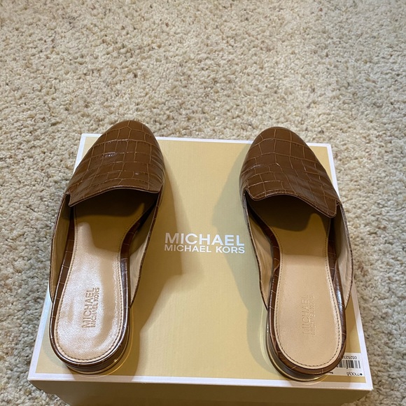 Michael Kors Shoes - Picture 1 of 2